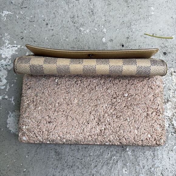 Louis Vuitton Beige and Brown Checkered Wallet - Picture 4 of 13